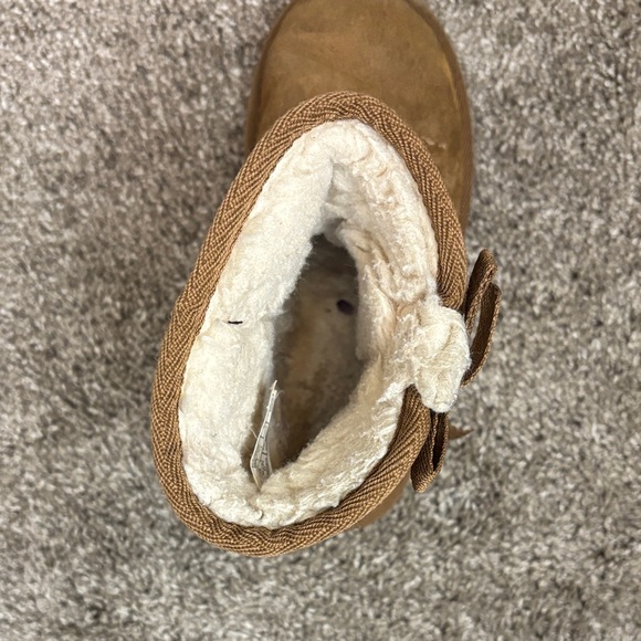 Koolaburra Tan Suede Boots with Treaded Sole - Picture 7 of 7